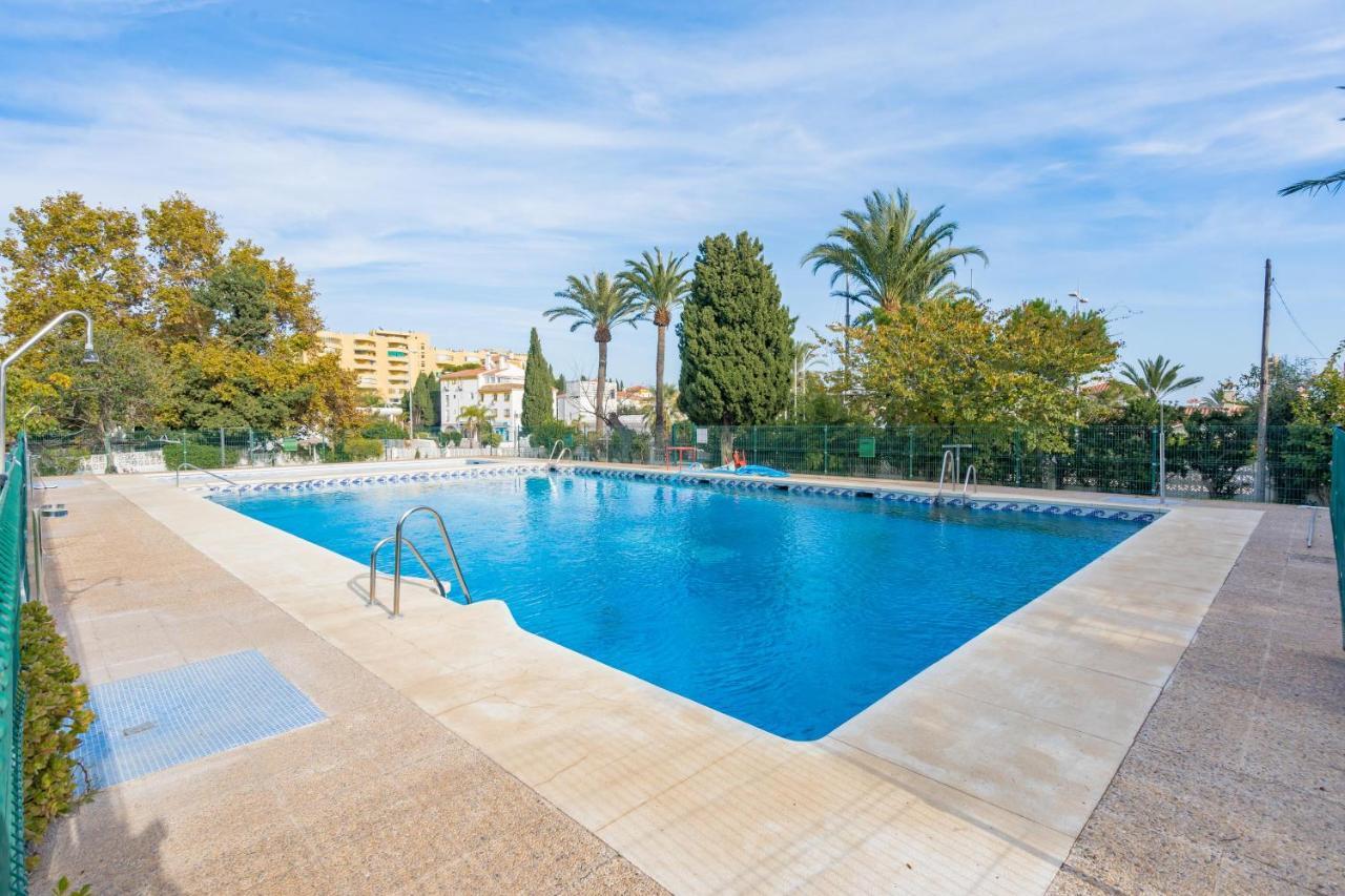 Holiday Rentals Piscina, Playa Parking A 5 Min Caminando Del Puerto De 베날마데나코스타 외부 사진
