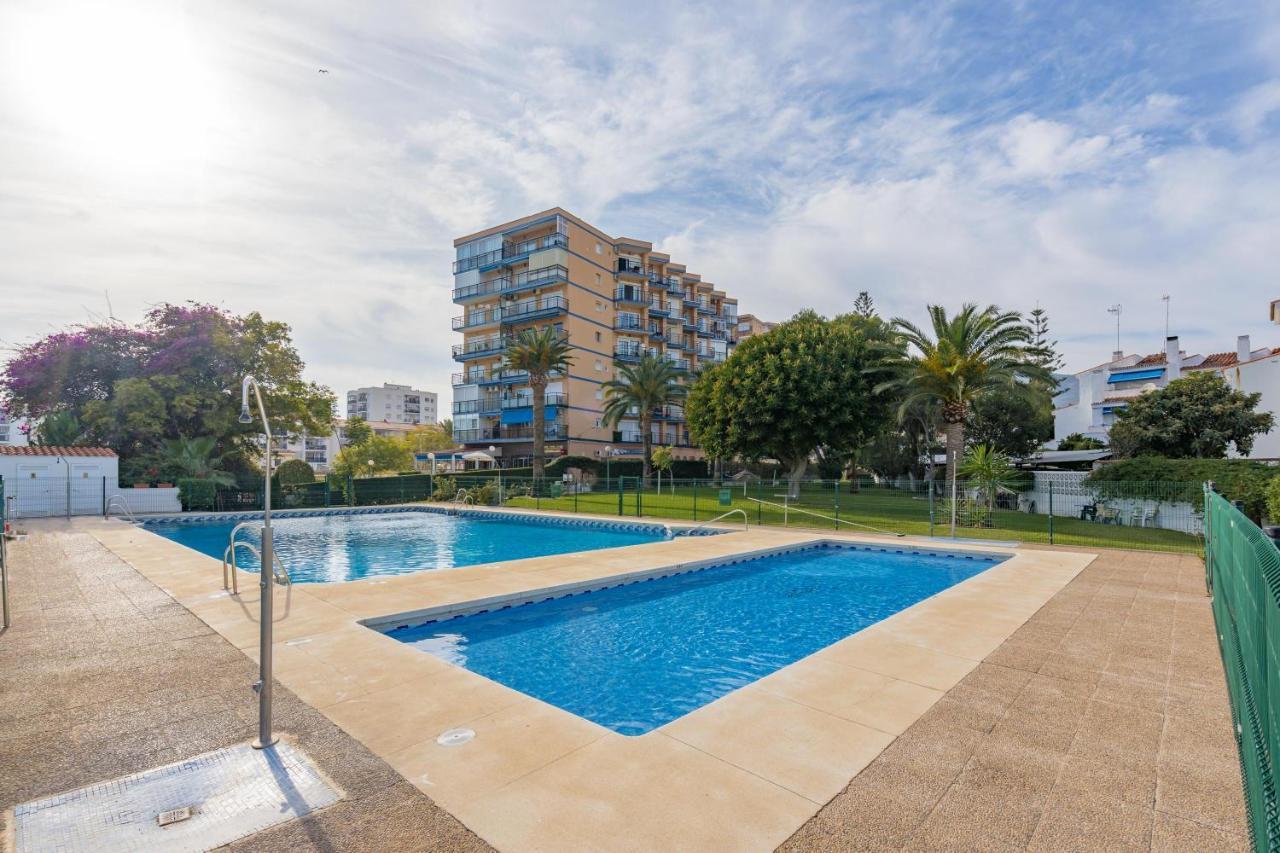Holiday Rentals Piscina, Playa Parking A 5 Min Caminando Del Puerto De 베날마데나코스타 외부 사진